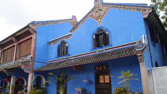 the blue mansion