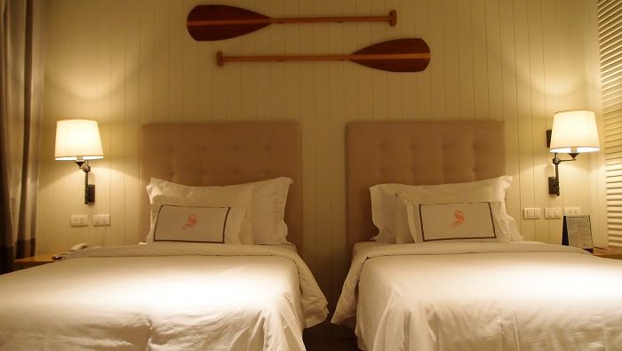 飯店的名稱是Nautical，所以房間內可以看到很多航海的元素